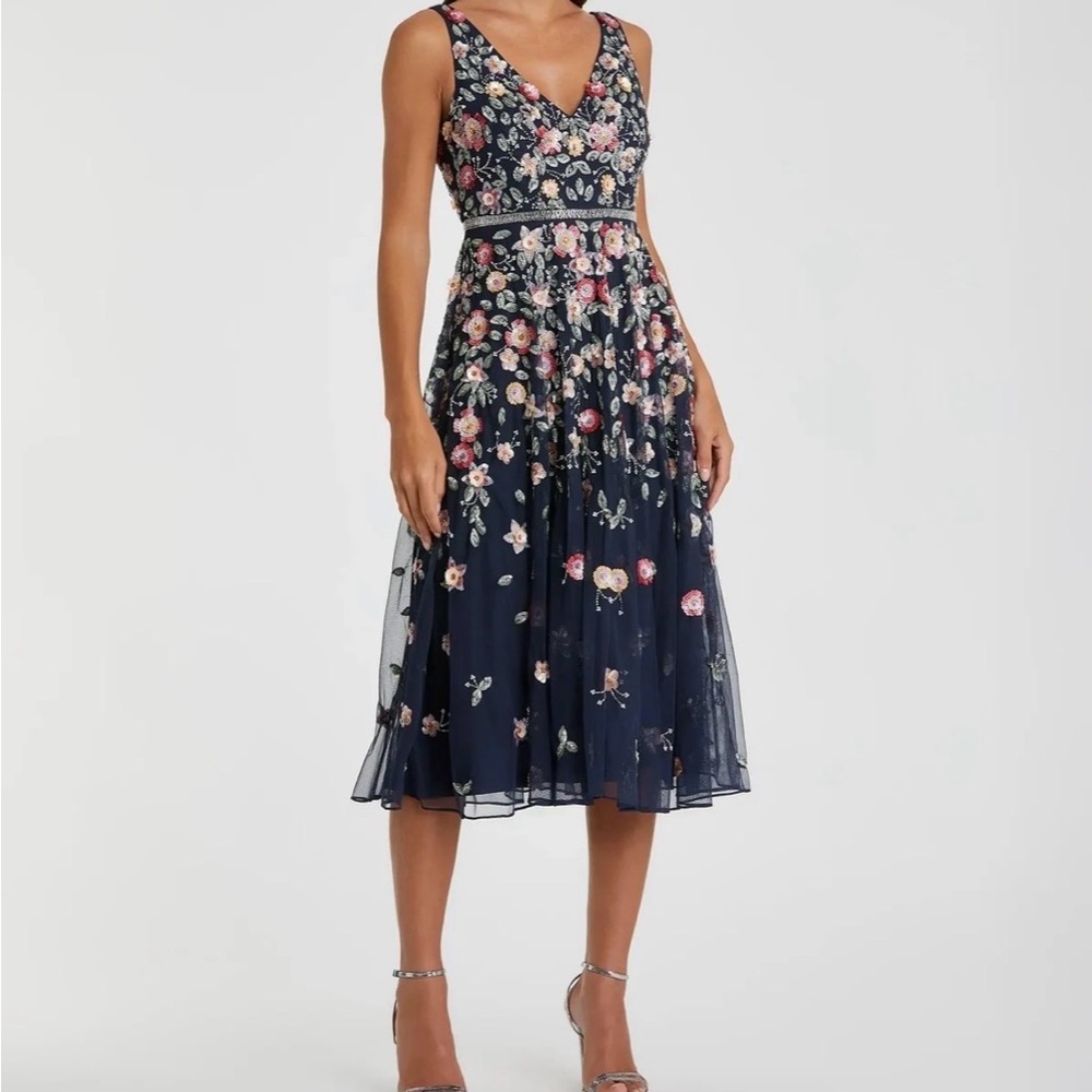 MAC DUGGAL Floral Embroidered Navy Dress